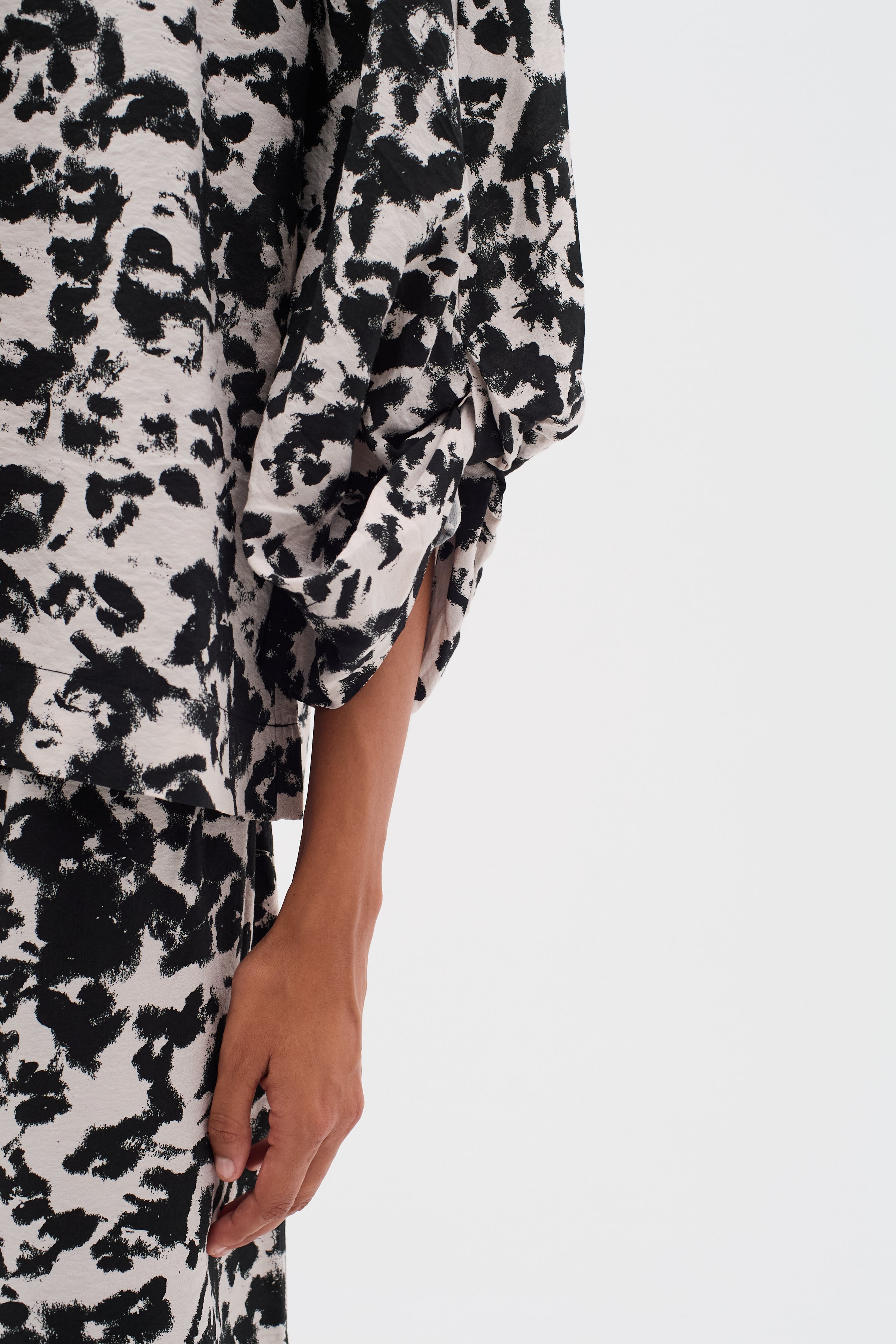 InWear Faye IW Printed Trouser in Black Shadow