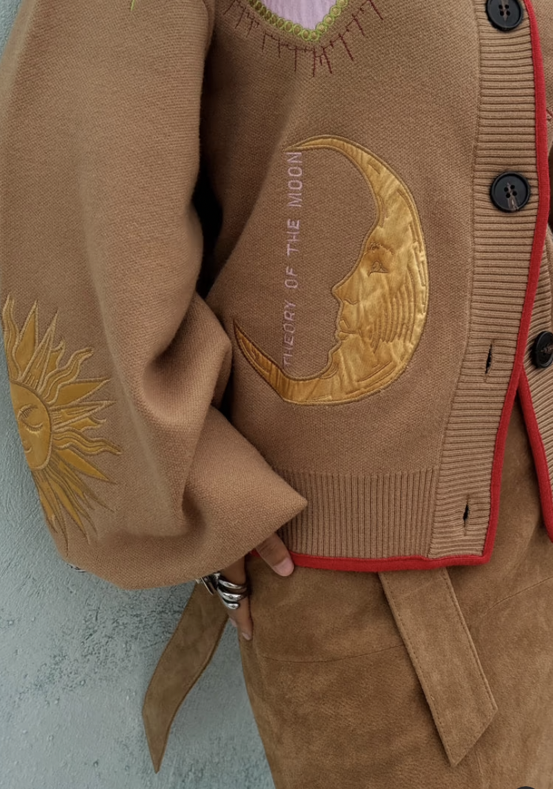 NFD Mystical Cardigan with Jacquard in Camel