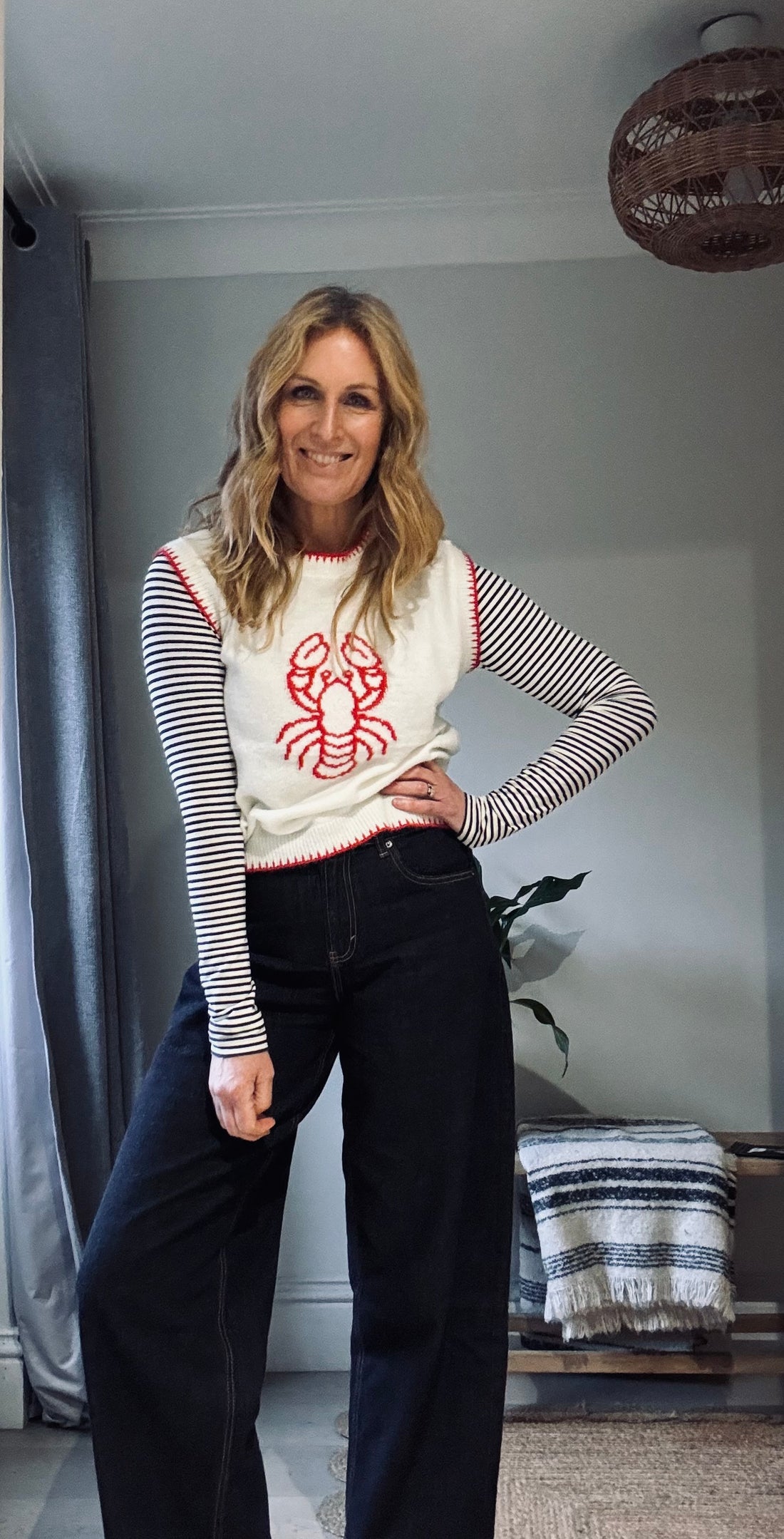 Lobster Tank in White and Red