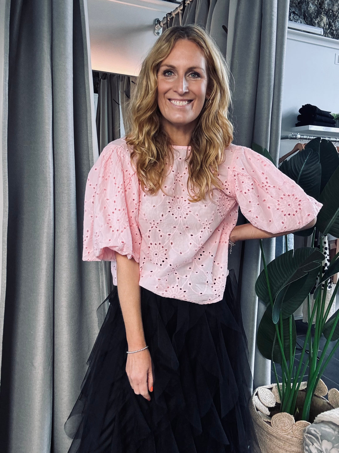 Misty embroidery top in Pink (one size)
