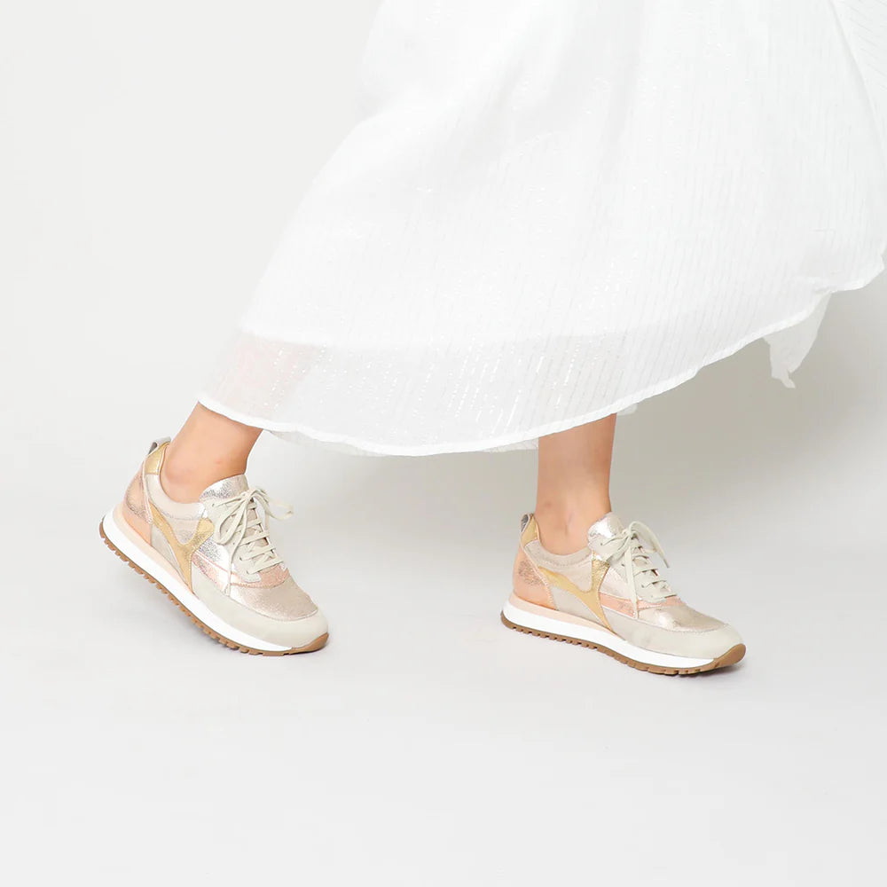 Esska Cinda Vegan Trainers in Metallic