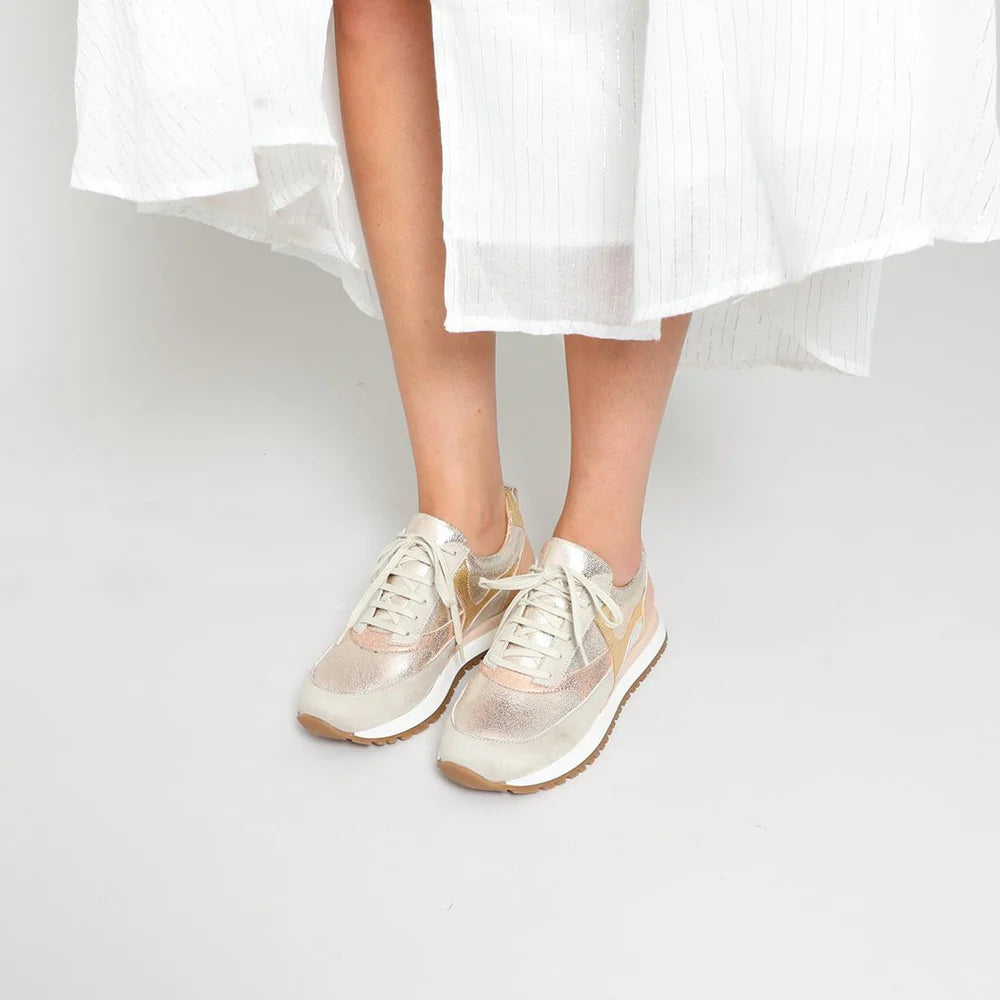 Esska Cinda Vegan Trainers in Metallic