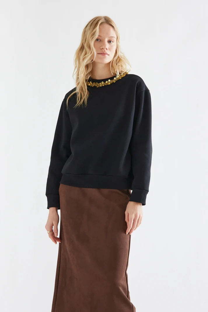 Black sweatshirt with golden jewel neck