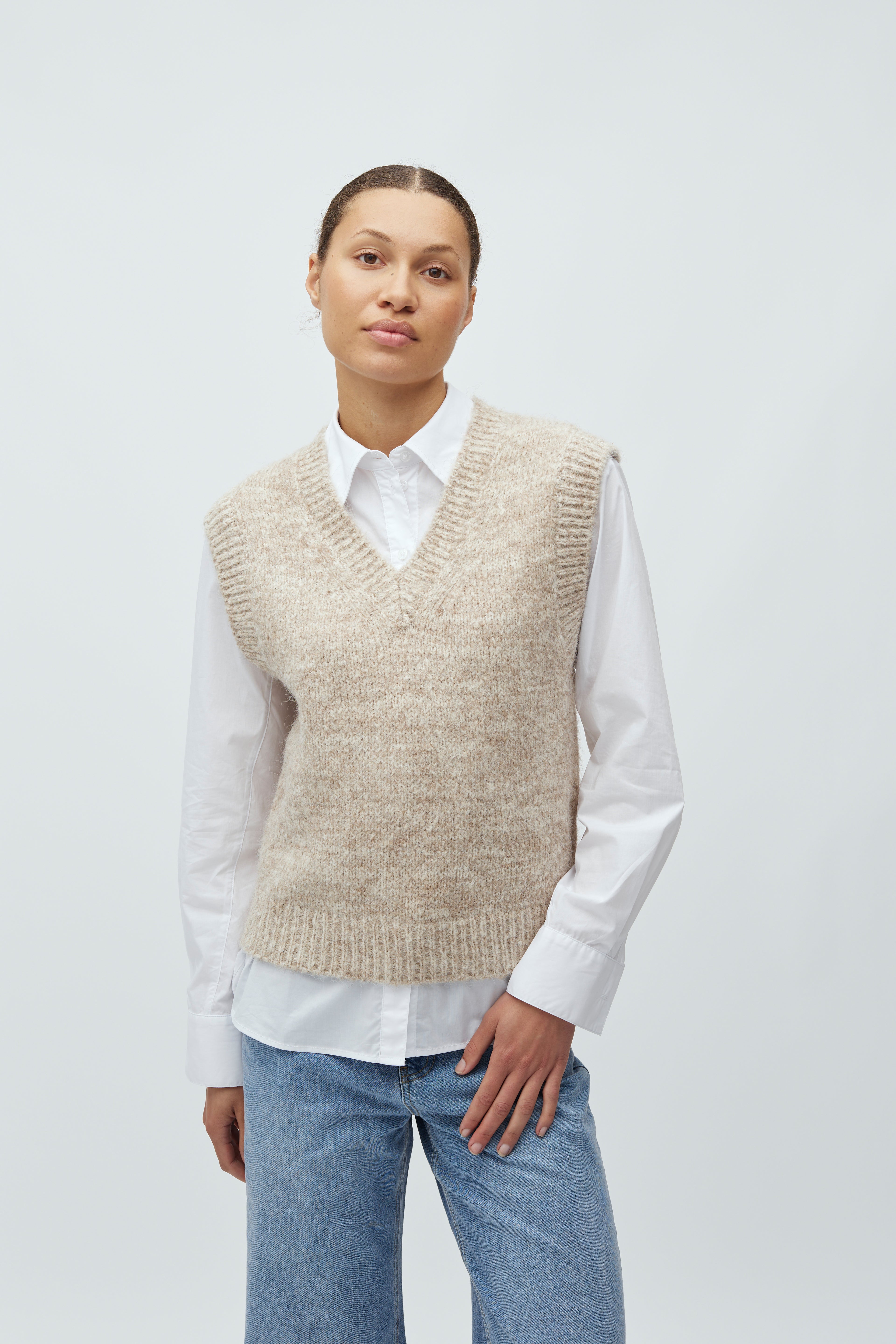 PRE ORDER - Laora Knitted Vest in Oaty Melange