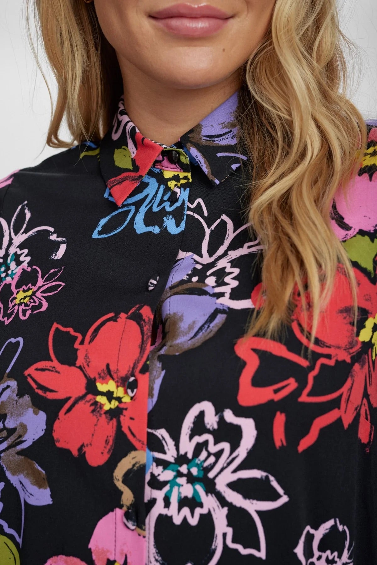 Numph Nuhallie Shirt in Caviar Print