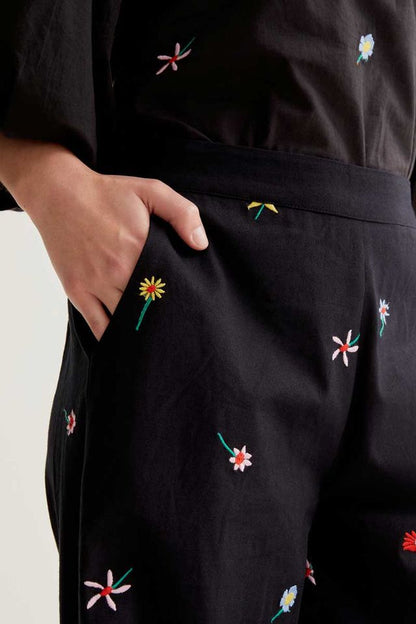 Trousers with Black Gardener Flowers print