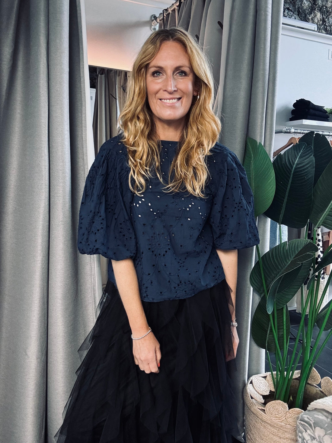 Misty embroidery top in Navy (one size)