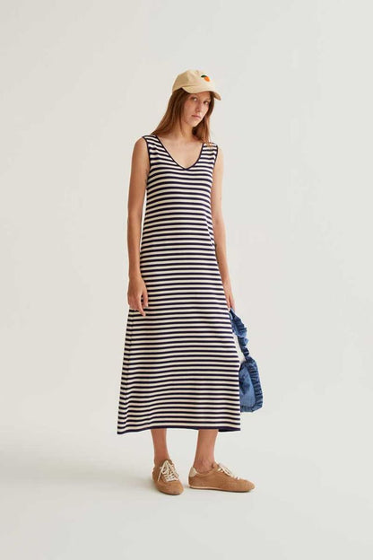 Long knit dress with white and navy striped print