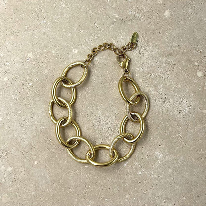 Gold Link Bracelet in Gold with Oval Links
