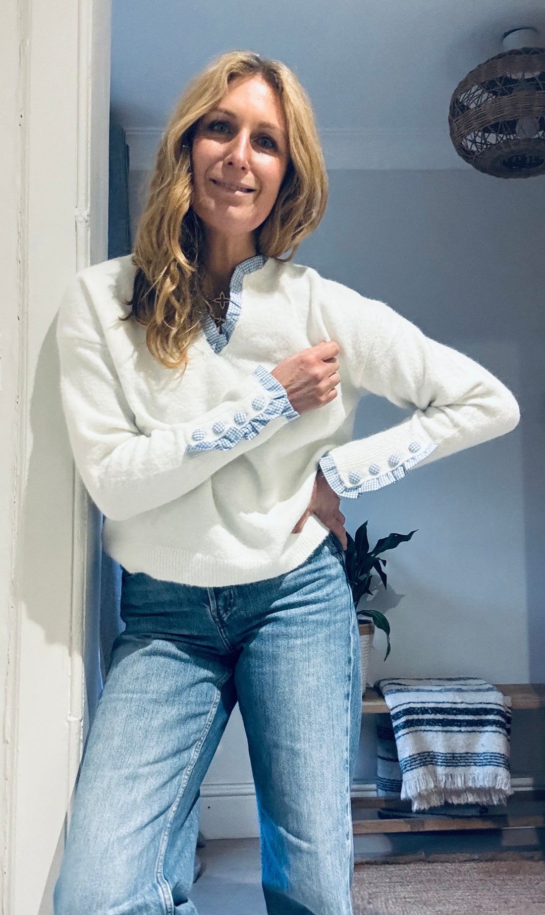 White layered look knit with blue check. (One size)