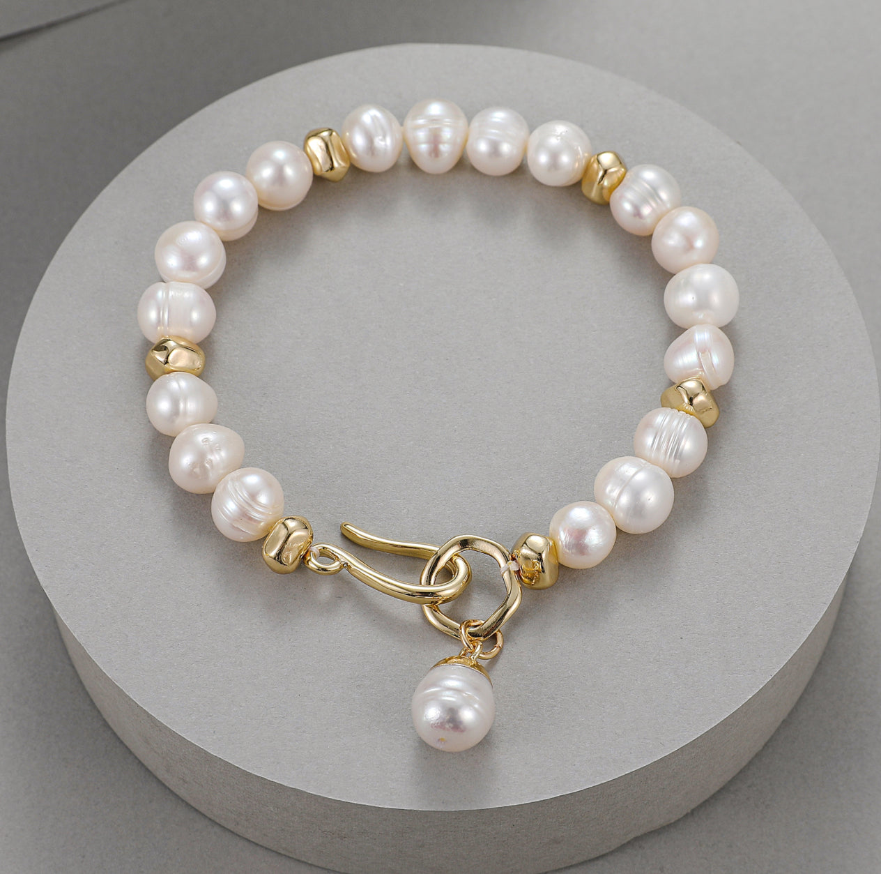 Pearl And Gold Beaded Bracelet with Hook Clasp