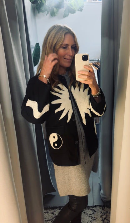 Quilted black &amp; white sun jacket