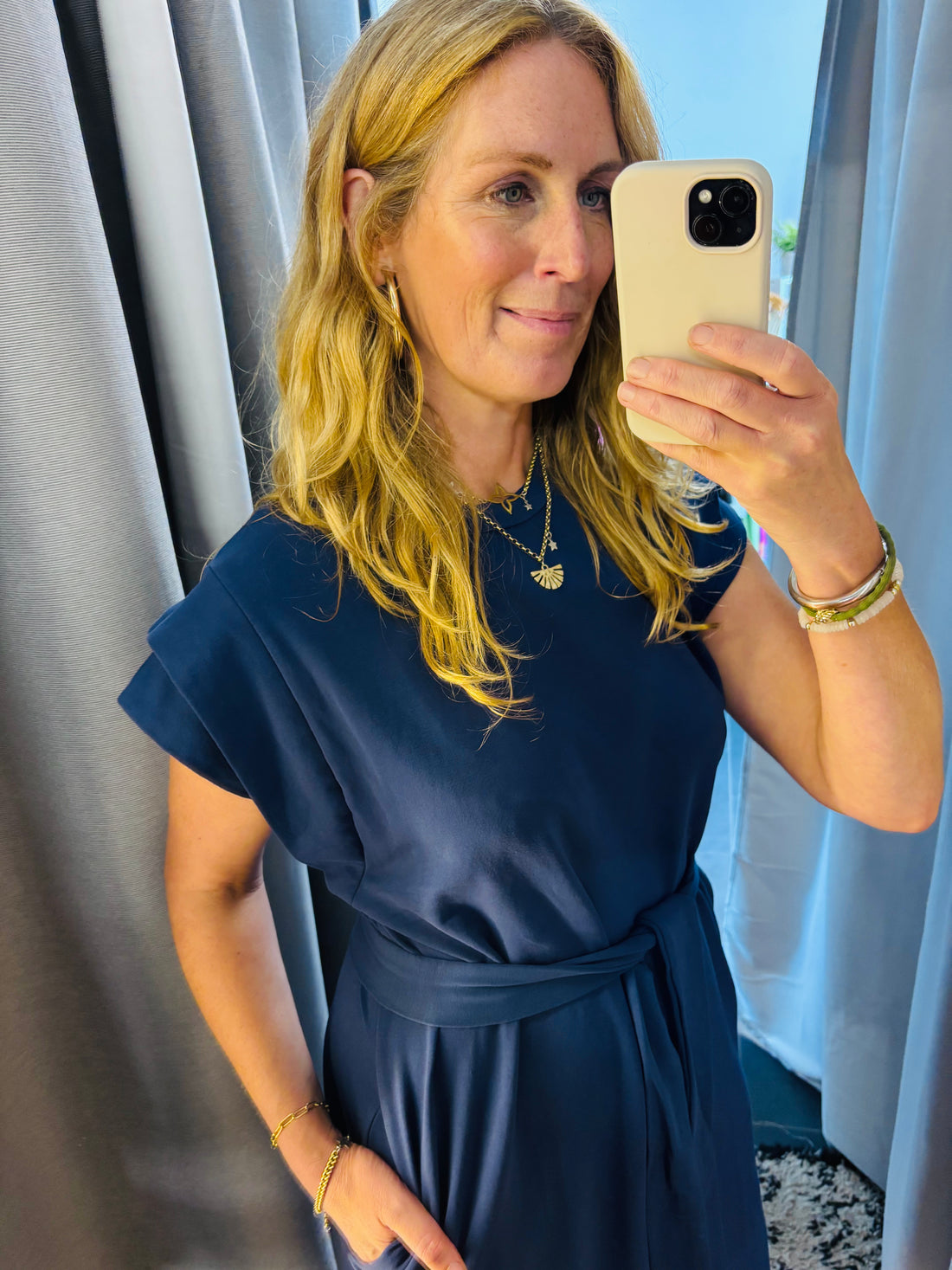 Cap Sleeved Midi Dress in Navy (ONE SIZE)