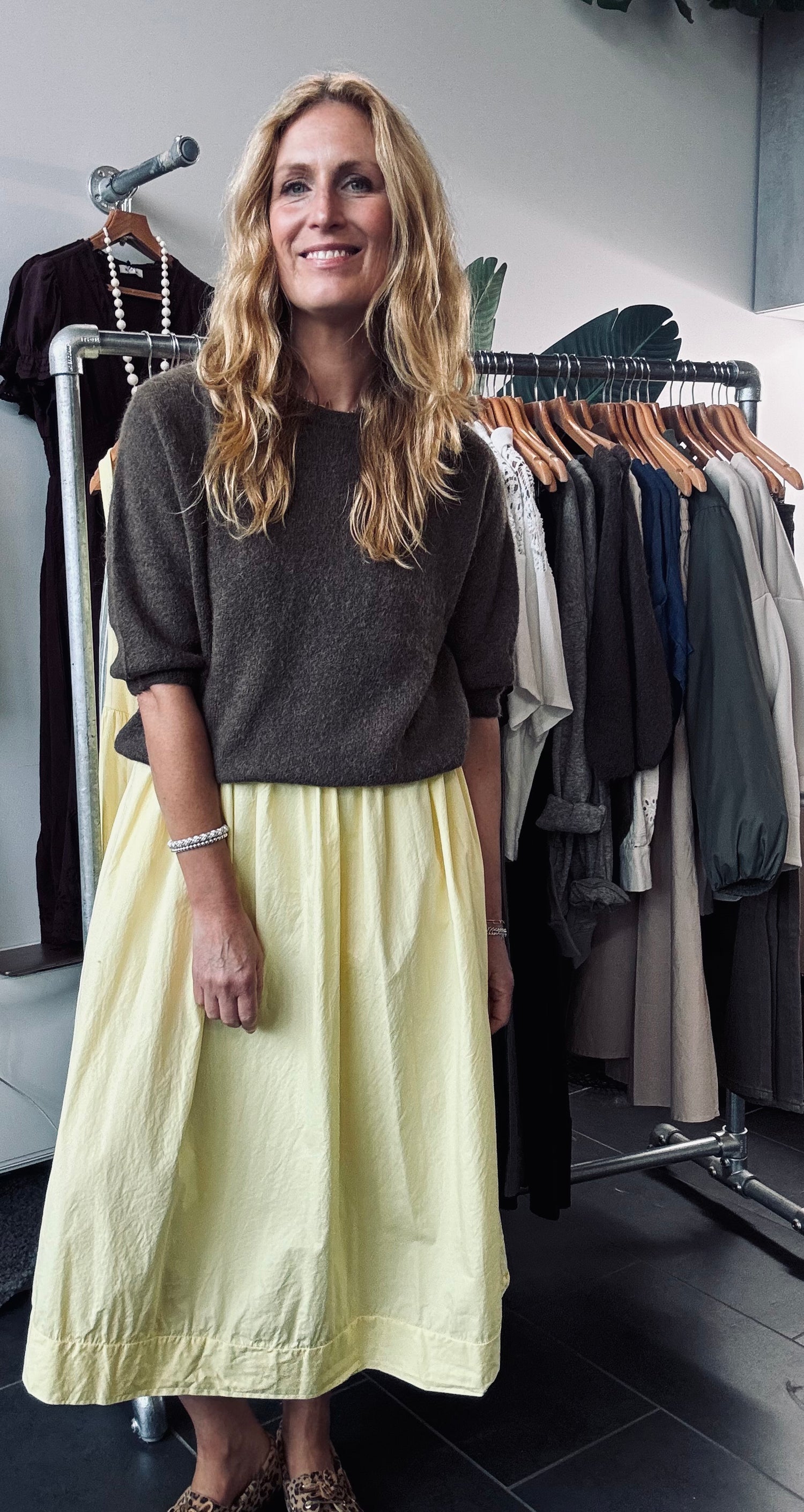 Alpaca Crew Neck Jumper in Mole (one size)