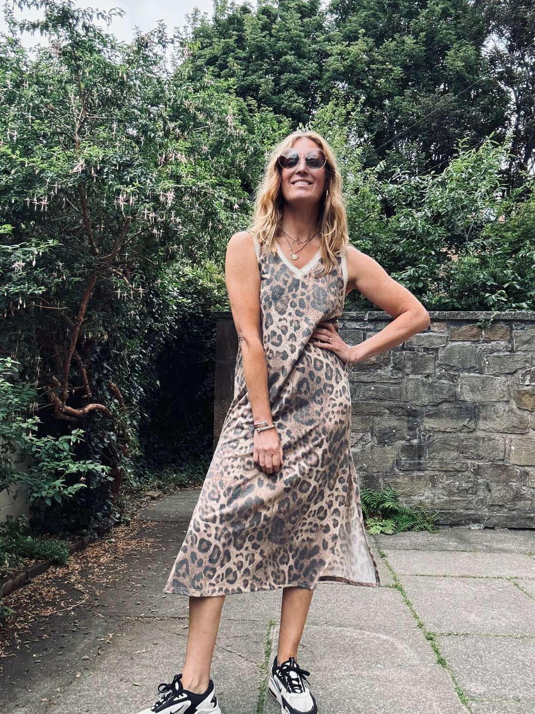 Hanna Leopard Print Glitter Thread Dress with V-Neck (ONE SIZE)