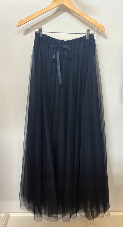 Satin Waistband Tulle Skirt in Navy (ONE SIZE)