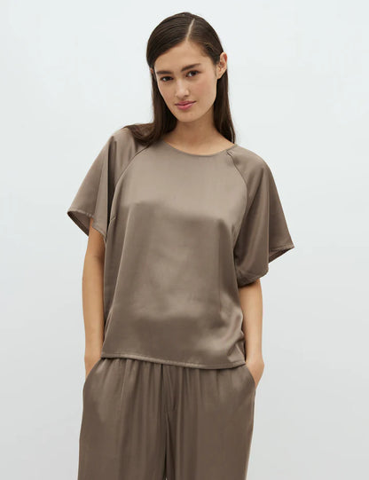 PRE-ORDER Damik Top in Sand