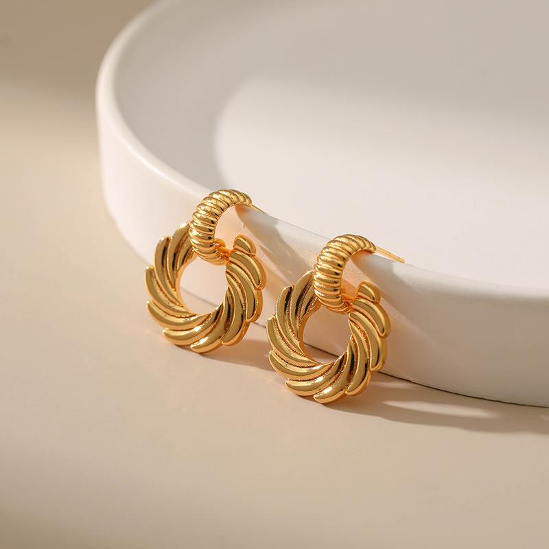 Spiral Knocker Earrings In Gold