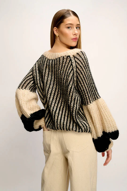 Liana Knit Pullover In Cream And Black