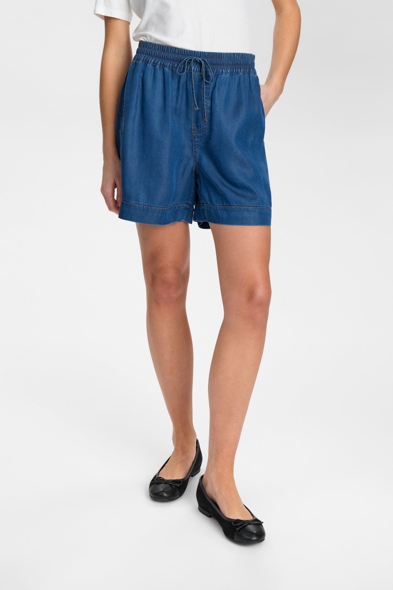 Numph Numiami Denim Shorts in Medium Blue