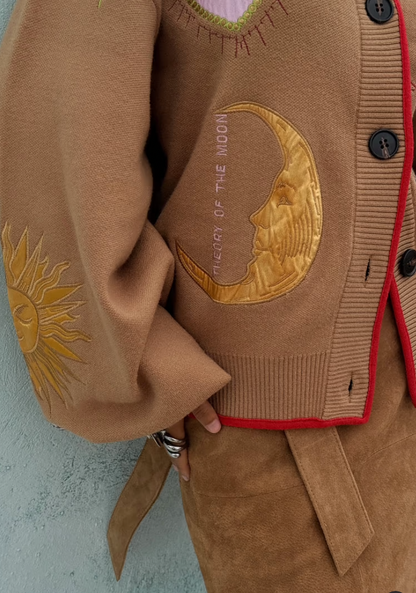 NFD Mystical Cardigan with Jacquard in Camel