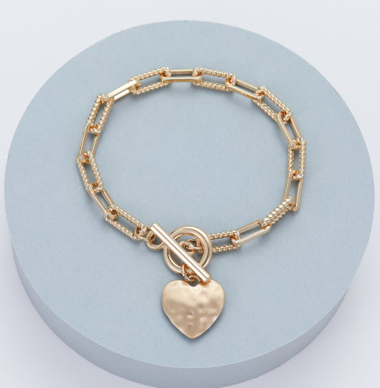 Mia Bracelet with T-Bar Fastening and Heart Charm in Gold