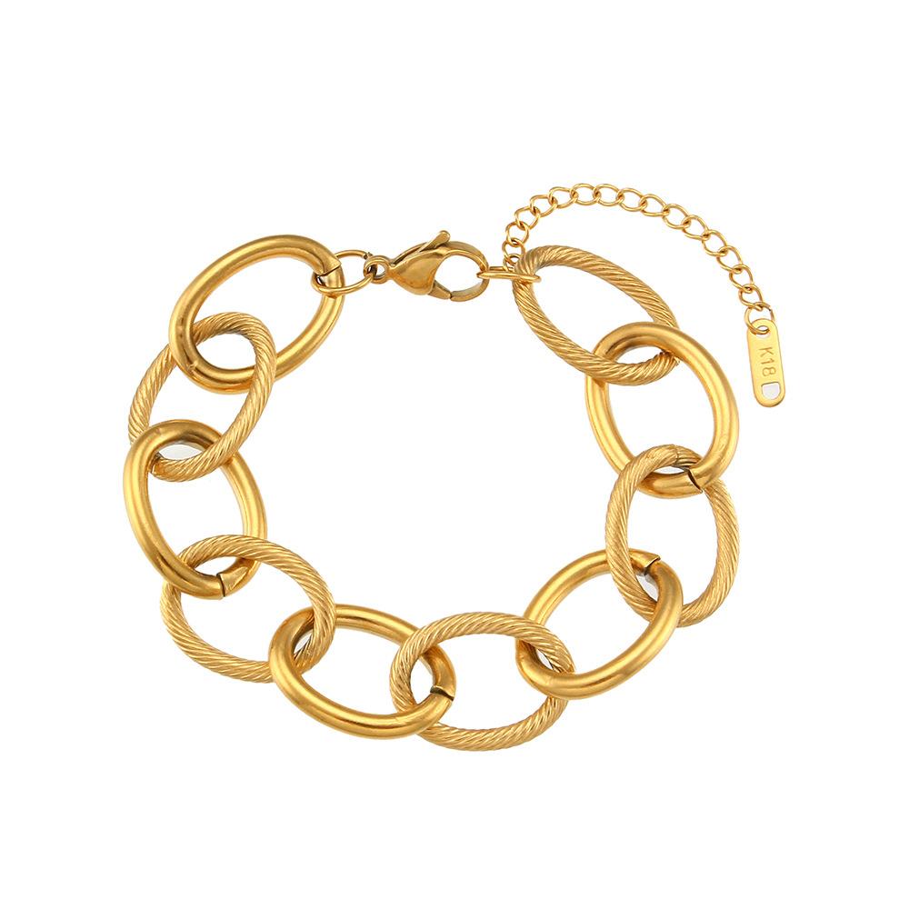 Gold Link Bracelet in Gold with Oval Links